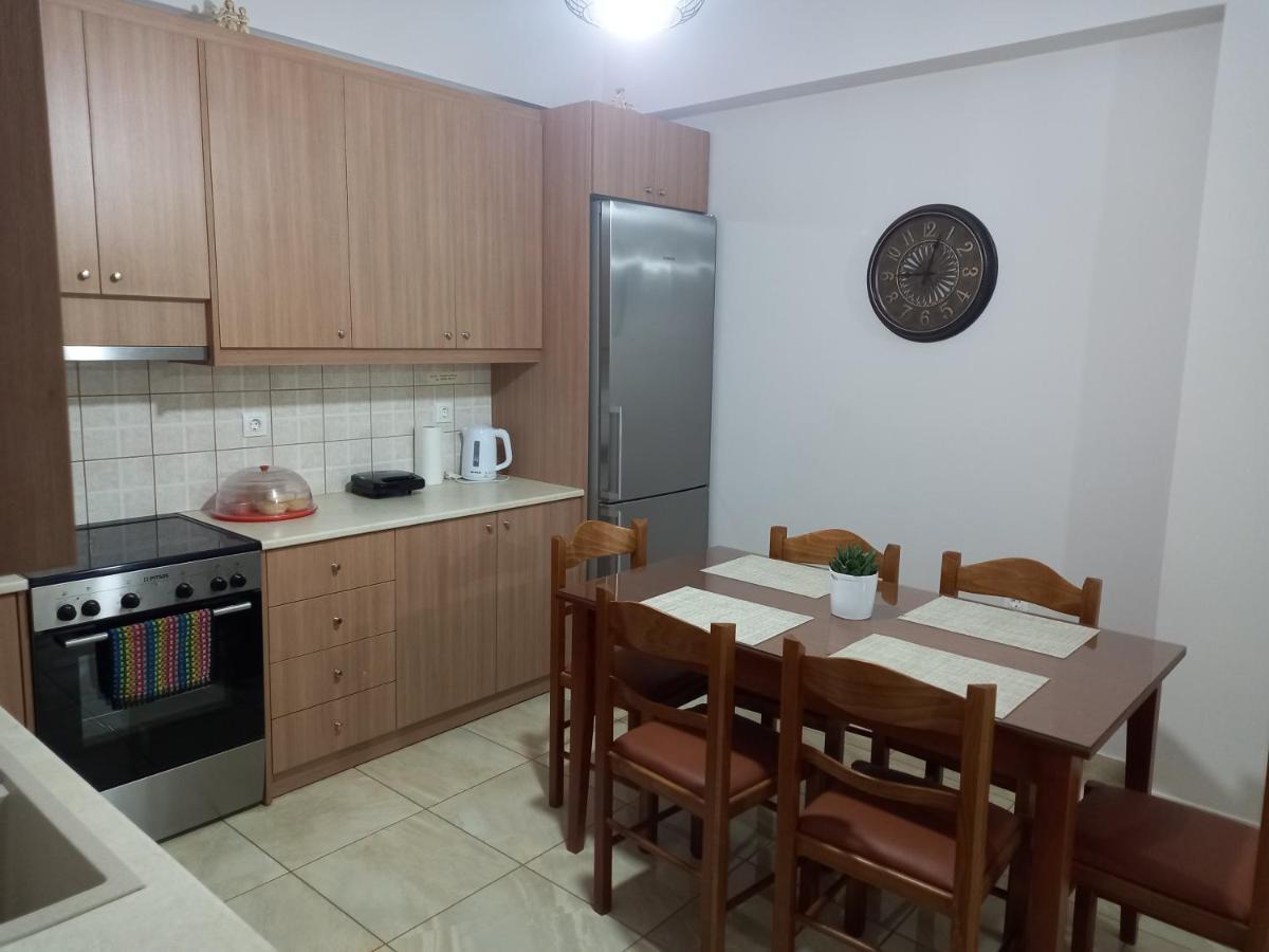 Апартаменты Elena House Каламаки Экстерьер фото